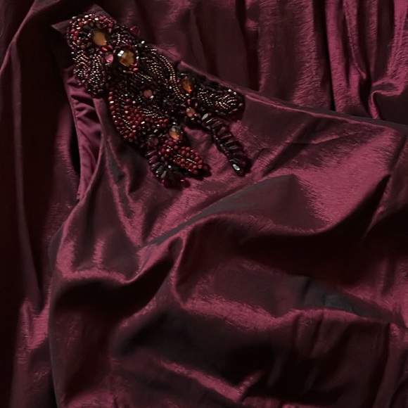 Hailey Adrianna Papell magenta gown - Picture 2 of 5